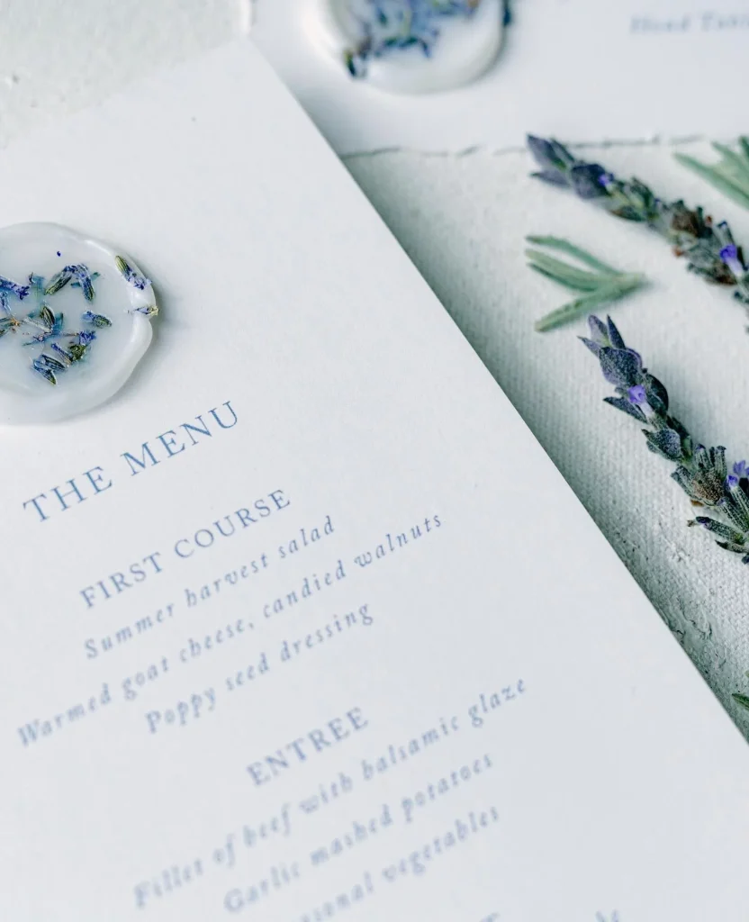 Purple needed its time in the spotlight, and ⁠ellis.paige.calligraphy has done that with this invitation suite. With lovely lavender accents